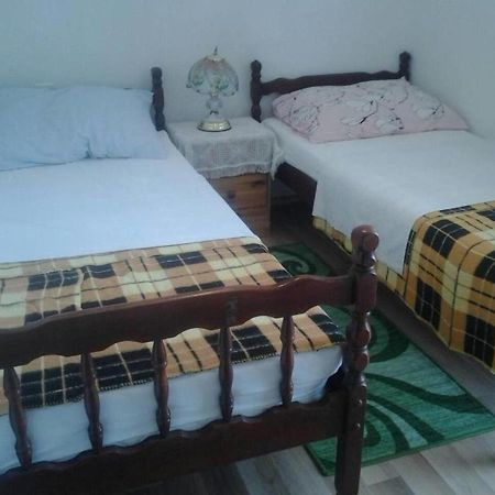 Hotel Vila Stefan à Podaca Extérieur photo