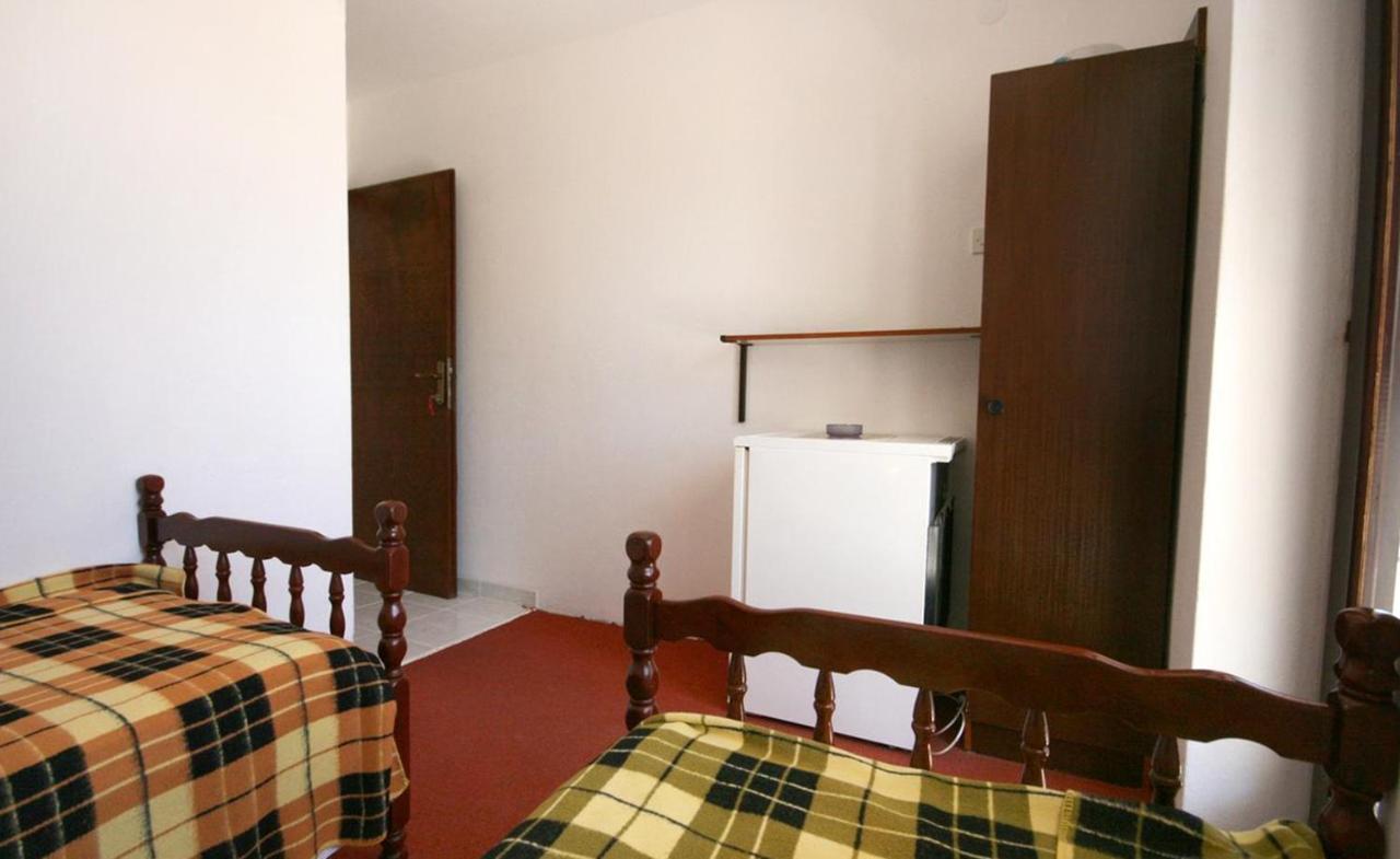 Hotel Vila Stefan à Podaca Extérieur photo
